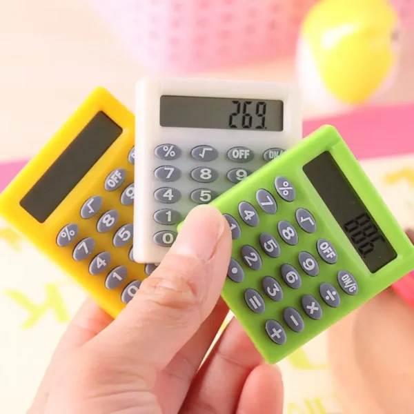 Calculadora de bolsillo de dibujos animados, calculadora portátil de bolsillo, calculadora de monedas, calculadora de pilas, calculadoras para llevar extras, calculadora para la escuela y la oficina. - Image 2